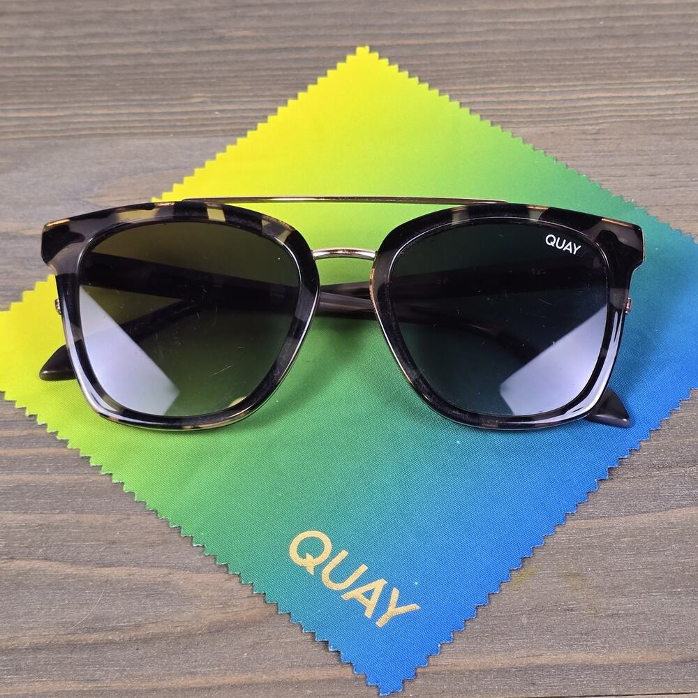 Quay Australia: Sweet Dreams sunglasses tortoiseshell frame Smoke Lenses